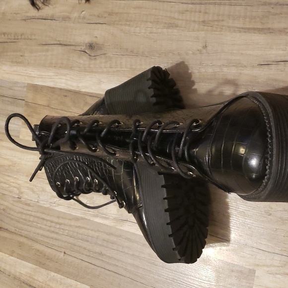 MISS LOLA MARTINEZ BLACK LEATHER EMBOSSED CHUNKY COMBAT BOOT SZ 6 - Picture 12 of 12